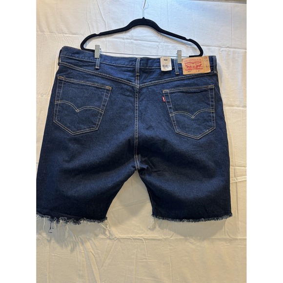 NWT Levi's 501 Men's Classic Fit Blue Denim Shorts with Frayed Hem Size 44 - Picture 3 of 14